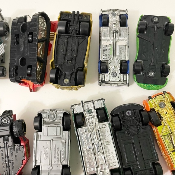 Lot of 23 Die-Cast Toy Cars Hot Wheels Matchbox Assorted Lot - Picture 13 of 16